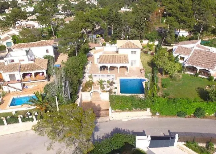 Villa Mirlos *